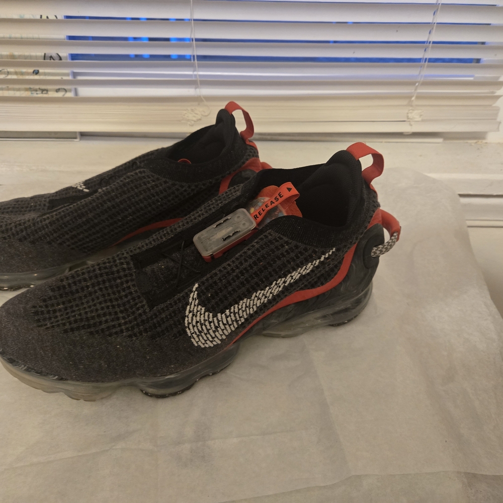 Nike Air VaporMax 2020 Flyknit Newsprint Sneakers - Sz 12.5